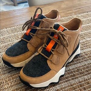 NWOT SOREL Waterproof Women’s 9